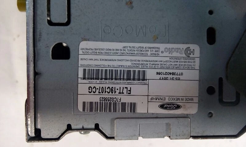 17 Lincoln Navigator Audio Equipment Radio Receiver AM-FM-CD-MP3 - Image 2 of 4