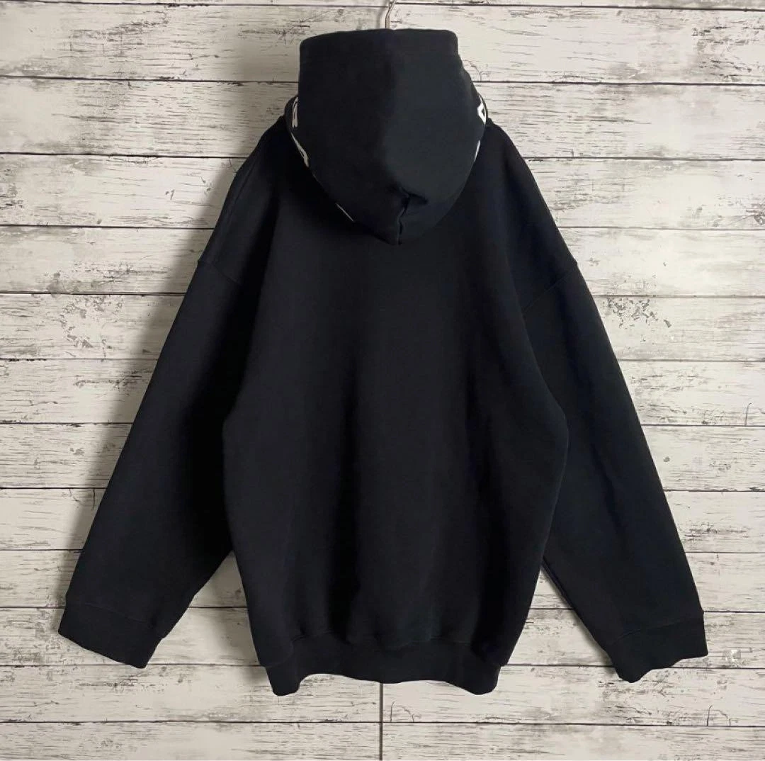 Felpa con cappuccio modello Balenciaga immediatamente esaurita logo design popolare difficile