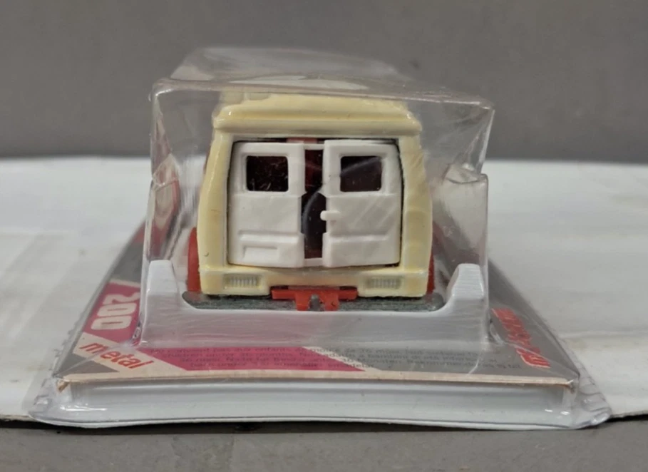MAJORETTE 1/64 - FURGONE FRUITS N° 234 MADE IN FRANCE ANNI 80 - Immagine 3 di 3