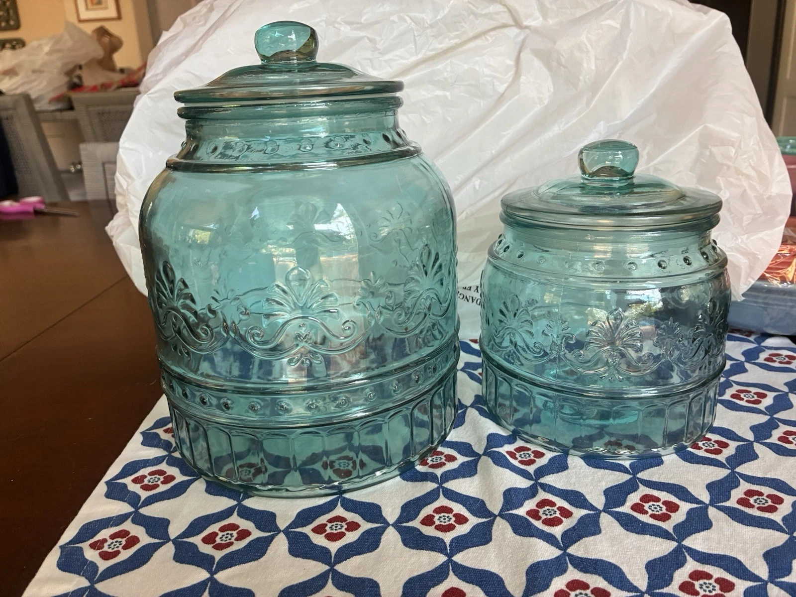 Pioneer Woman Embossed Cassie Teal Glass 2 Piece Canister Set W/Lids 5.25 & 6” D