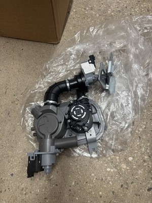 NEW (Open Box) Whirlpool Dishwasher Sump Assembly W11460945 READ DESCRIPTION