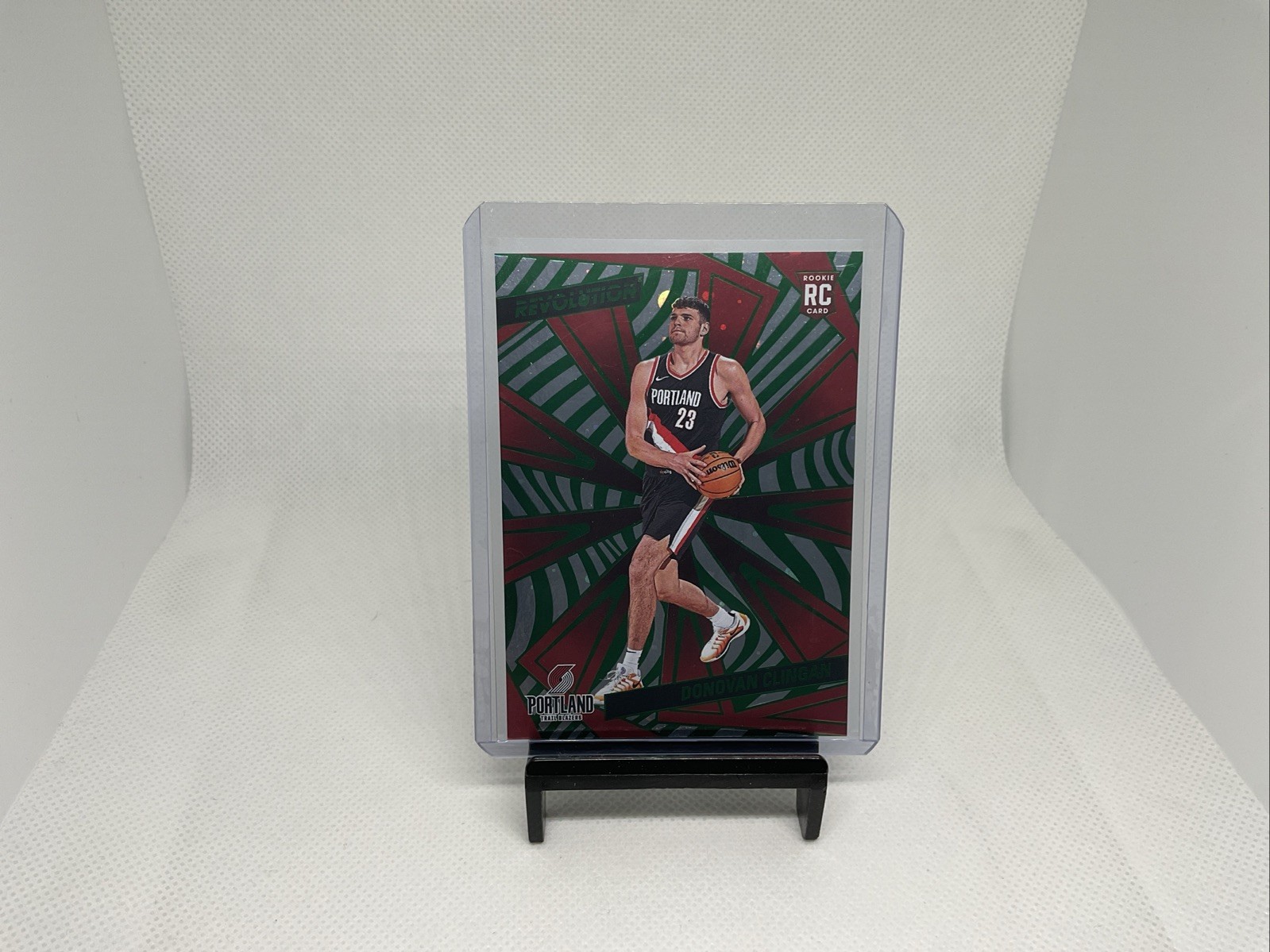 Donovan Clingan RC 2024-25 Panini Revolution Sunburst Rookie Card /75 #108