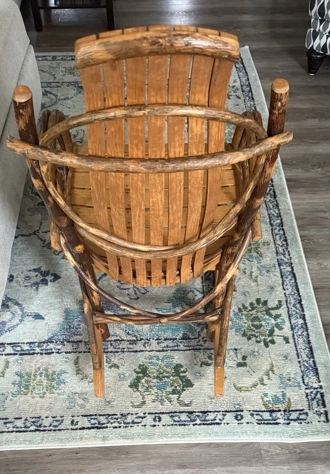 Mecedoras Amish dobladas de nogal americano Foto 3 de 4