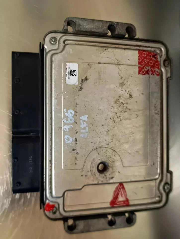 BOSCH EDC16C39 0281013533 51806565 4E34A3QBM - Immagine 2 di 3