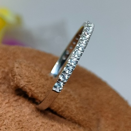0.40CT Simulated Diamond Eternity Wedding Band Ring 14K White Gold Plated Silver - Foto 9 di 11