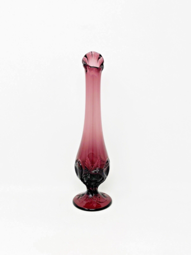 Fenton Glass Bud Vase Plum Purple Inverted Strawberry Design Swung Top Vintage - Zdjęcie 1 z 17