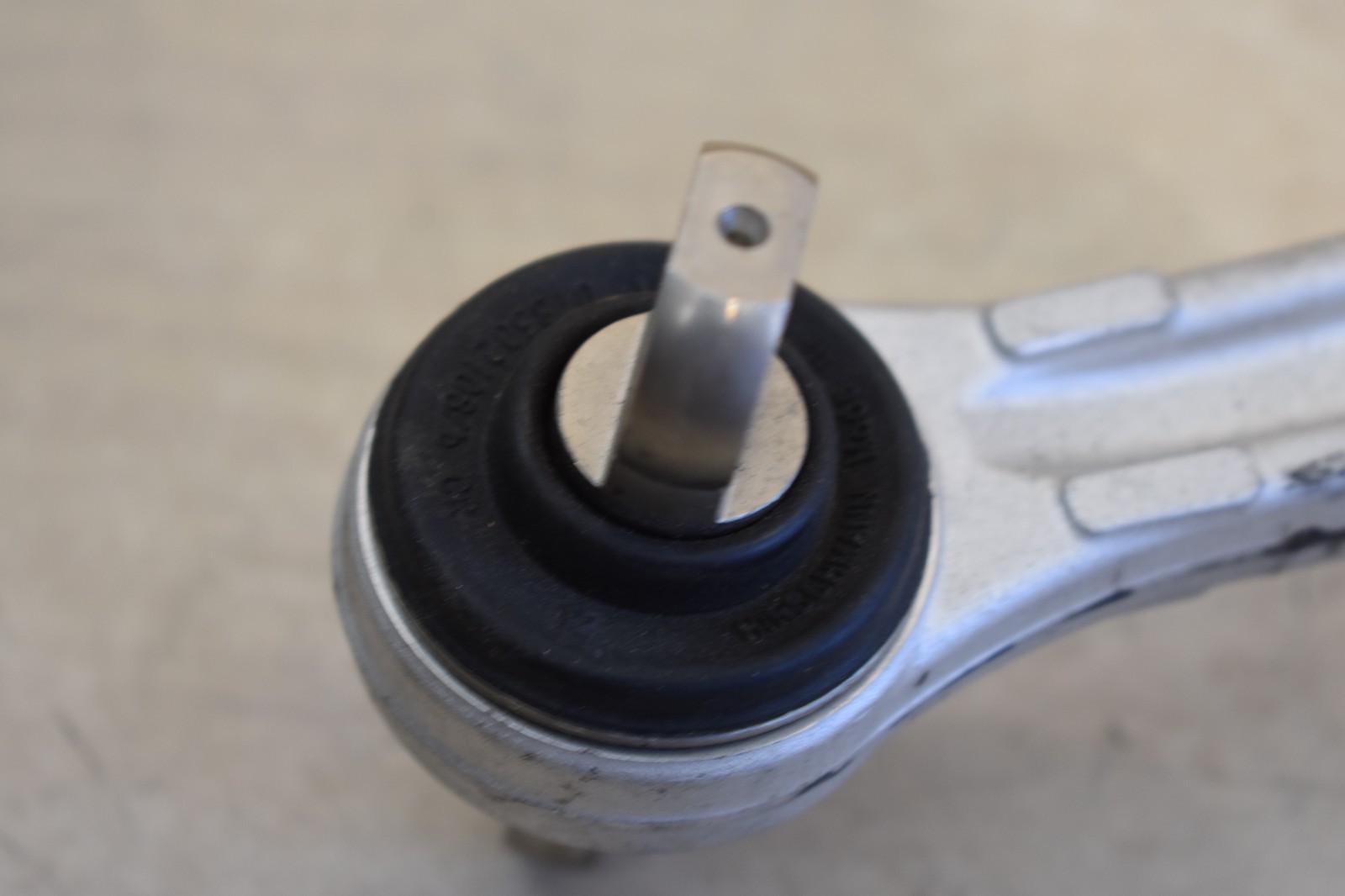 2015 PORSCHE 918 SPYDER FRONT SUSPENSION UPPER CONTROL ARM GENUINE  91834115100