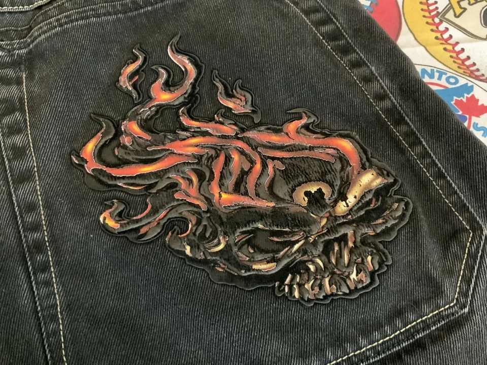 Vintage JNCO Jean Shorts Flame Skull Sz 30 Black Denim Skater Deep Double Pocket - Image 2 of 4