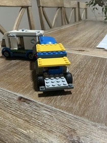 LEGO City 1980s Camper Van MOC (60117 + 60150)