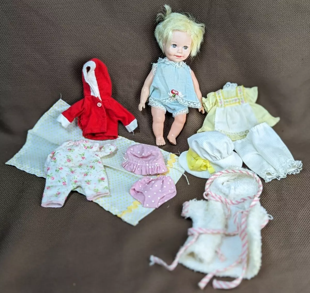 Vintage Suzie Cute Doll Deluxe Reading 1964 Clothes 7 1 2