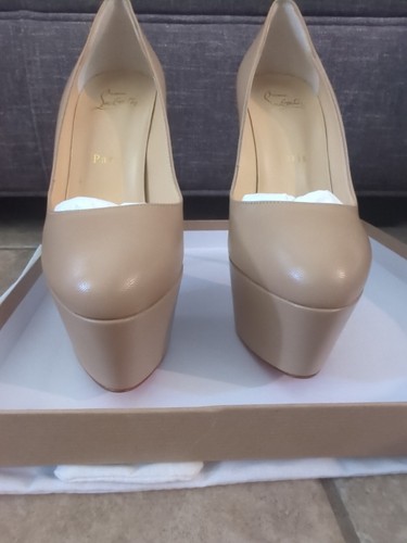 Christian Louboutin Platform Stiletto Dolly Pump Alta 160 Nude 37.5. $1095 - Imagen 8 de 13