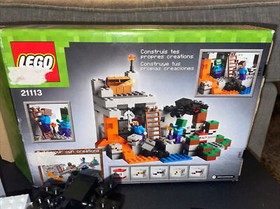 LEGO #21113 MINECRAFT - The Cave 100% Complete with Minifigures and Accessories