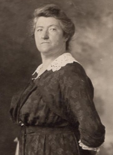 VINTAGE RPPC REAL PHOTO POSTCARD OLDER WOMAN IN BLACK DRESS LACE COLLAR 091421 Q - Picture 2 of 3