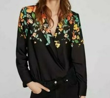 NWOT ZARA Size small Floral flower Bodysuit black blouse v neck Excellent