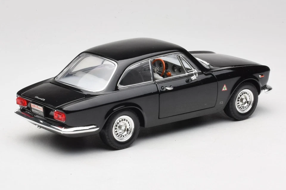 92348 Alfa Romeo Giulia Sprint GTA Black Road Signature 1:18 - Immagine 3 di 4
