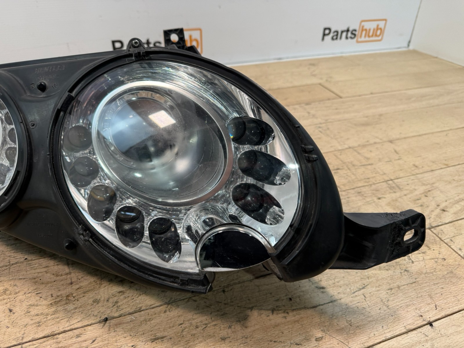 2013 BENTLEY CONTINENTAL GT COUPE OEM FRONT RIGHT PASS. HEADLIGHT COMPLETE