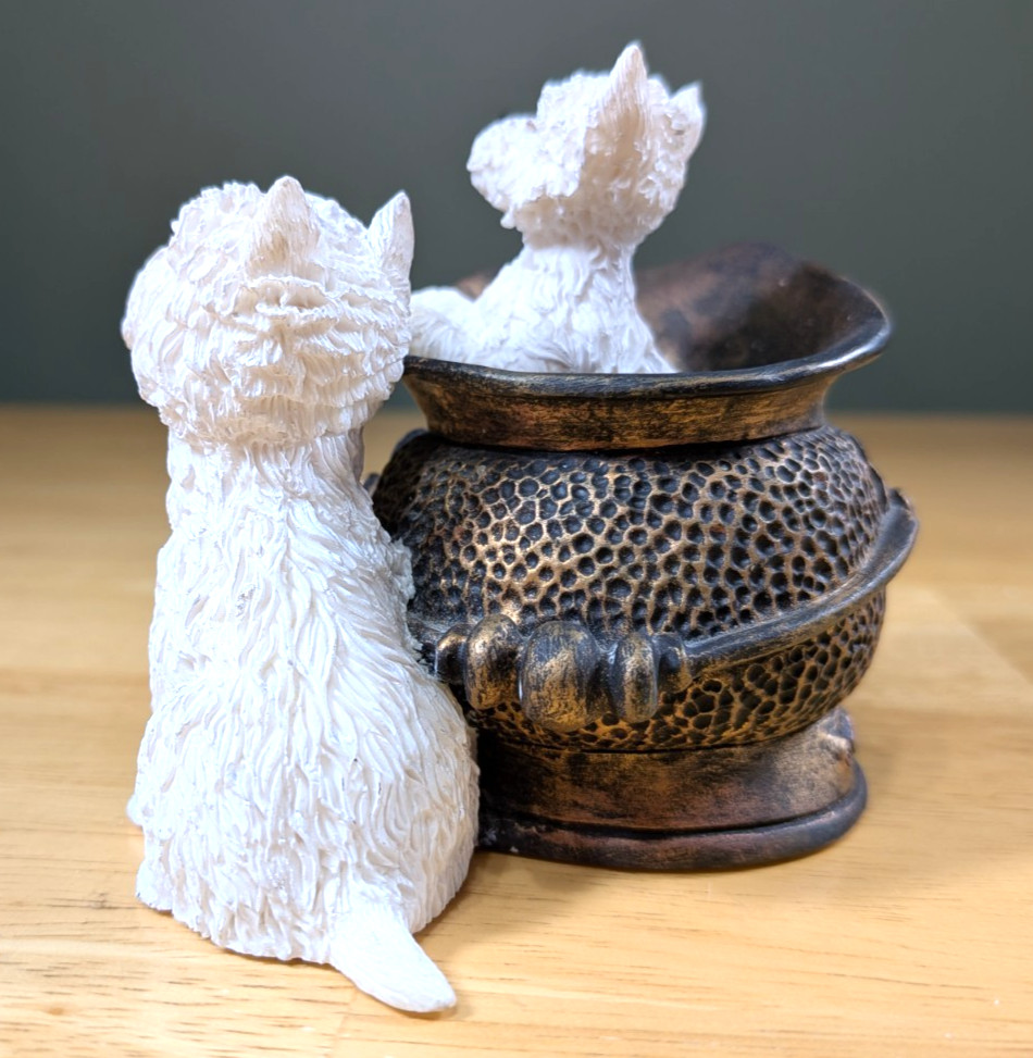 Scottie Dog Figurine - The Leonardo Collection "Hide and Seek" from 1999