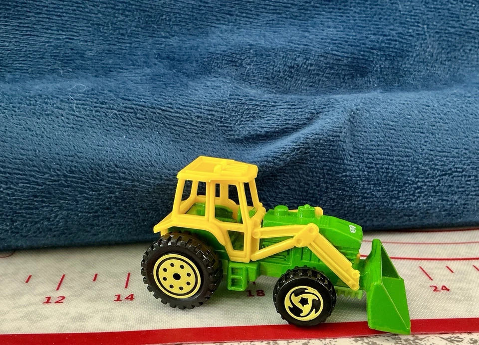 Lote de 9 camiones y construcción Hot Wheels Foto 4 de 4