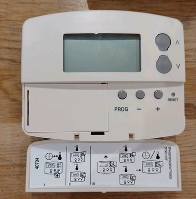 Danfoss TP5000Si 5/2 Tage oder 24 Stunden kabelgebunden programmierbarer Raumthermostat 087N791000