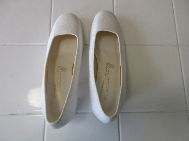 Белый насос атлас свадьбы/платье туфли размер 6,5, Colotiffics, короткие 1,5» каблуки - Изображение 2 из 4