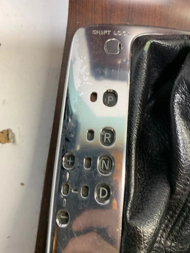 2006 2007 2008 2009 2010 Infiniti M35 M45 OEM Shifter Dash Trim Radio Clock Oem - Image 4 of 4