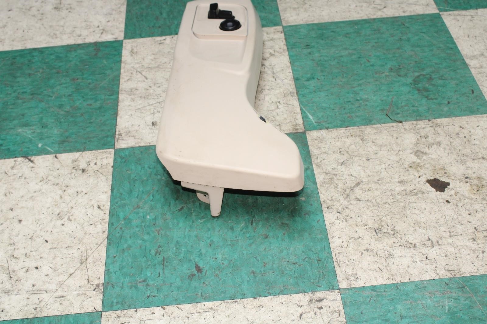 14-17 Ghibli Cream Trim Front Driver Side LH Left Power Seat Switch Factory OEM