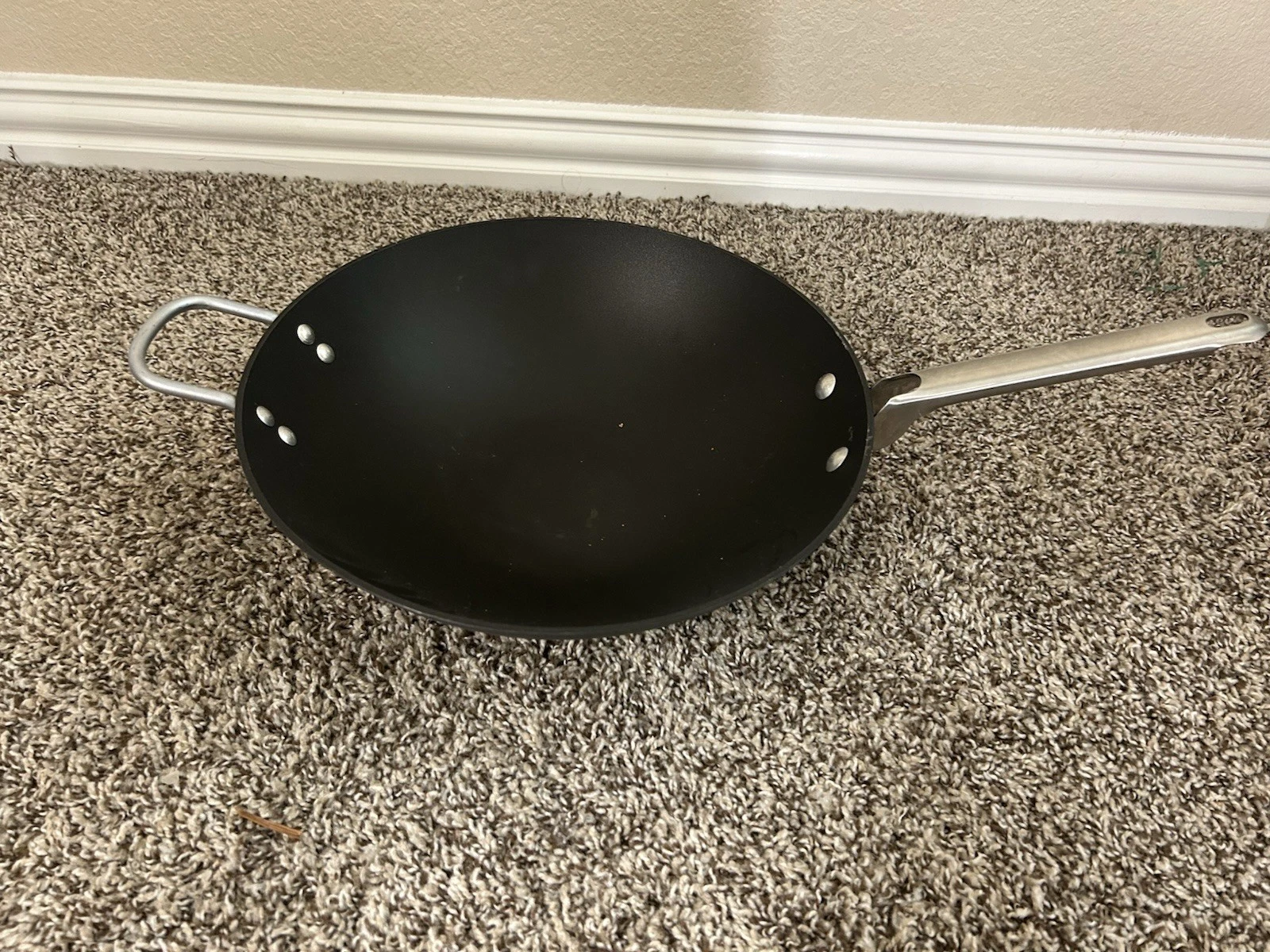 Black Metal Non-Stick Wok Double Handle 13 in Diameter 4 in Height Gas Electric