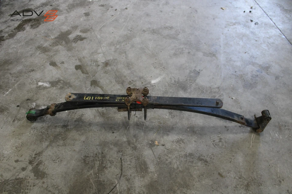 Chevrolet Silverado 1500 2016-2018 suspensión trasera lado izquierdo hoja resorte OEM Foto 4 de 4