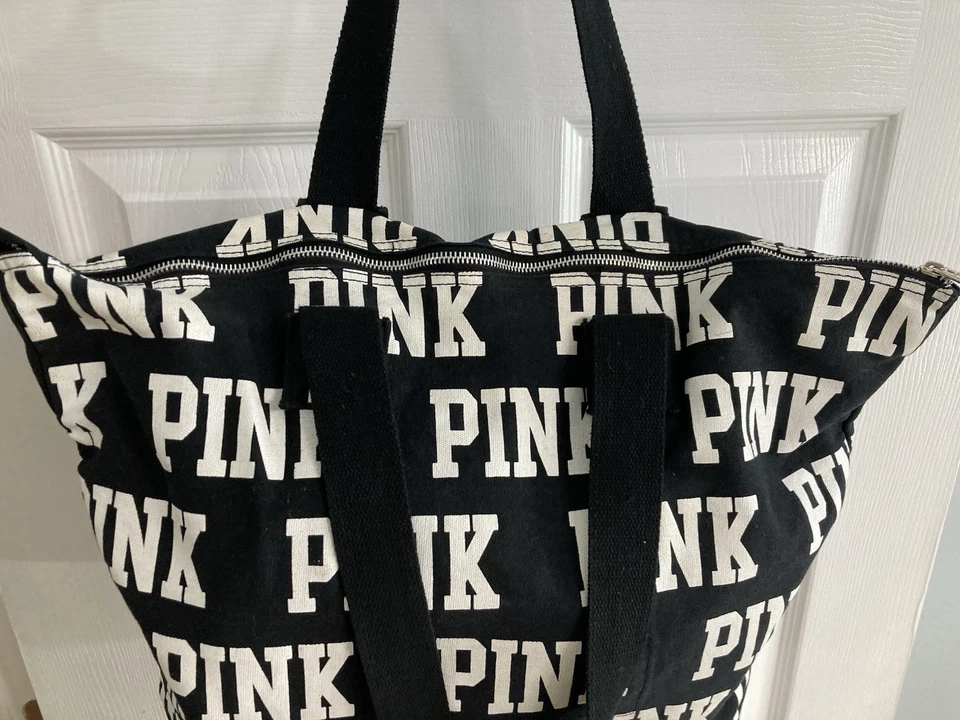 Bolso de Hombro Victoria's Secret Rosa Blanco y Negro Estampado Grande de Lona Foto 4 de 4