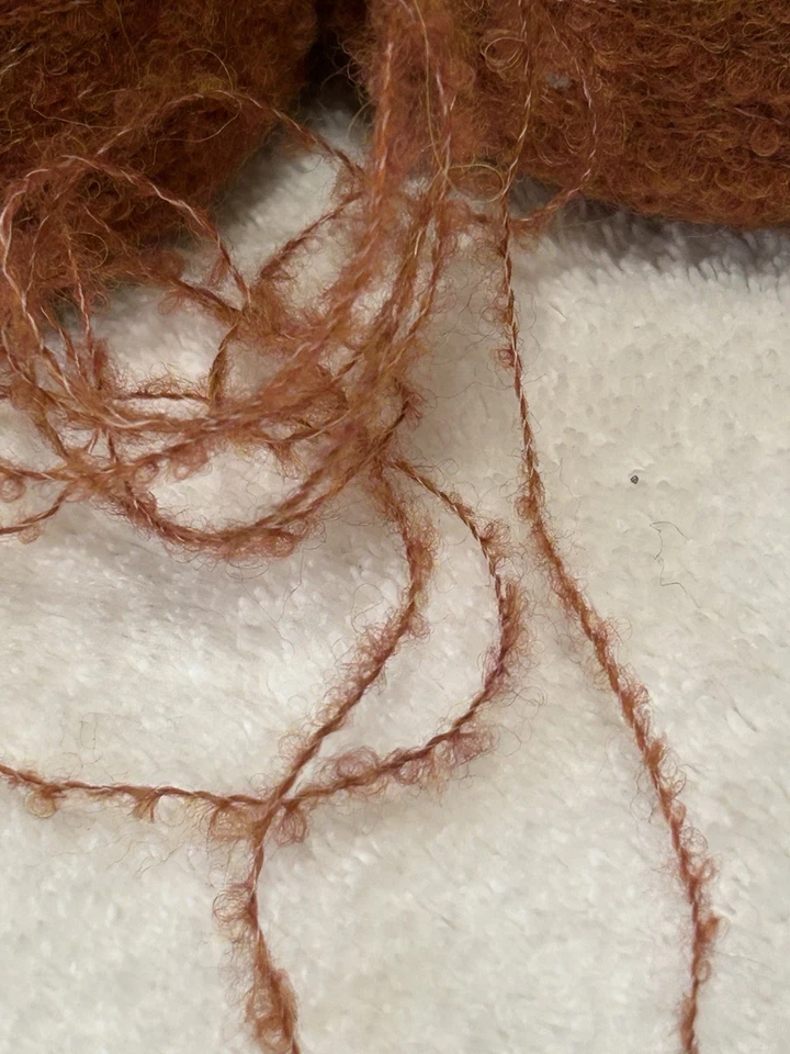 Lot 2 Cone Spool #1 NOVELTY Baby Alpaca Wool Yarn w/Nylon 1lb 4oz  578gr 8056 C - Image 2 of 4