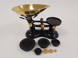 Vintage Victor Cast Iron Balance Kitchen Scales with Brass Pan & 7 Weights