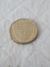 2010 One Pound Coin - Shield Of The Royal Arms - £1 Coin - CIRCULATED