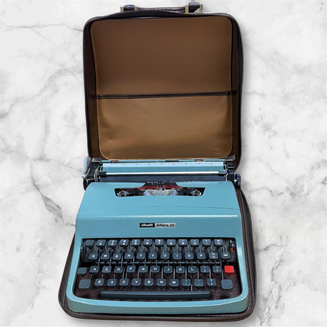 Gucci for Olivetti Lettera 32 Vintage Typewriter With Case