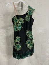 Art Stone Competitor Adult SM Black & Green Sequin w/Fringe and Clip - Brand New