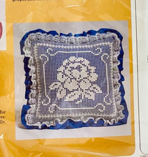Creative Circle Lace Net Darning Pillow Blue Garden Beauty NIP Vintage 1985 Kit