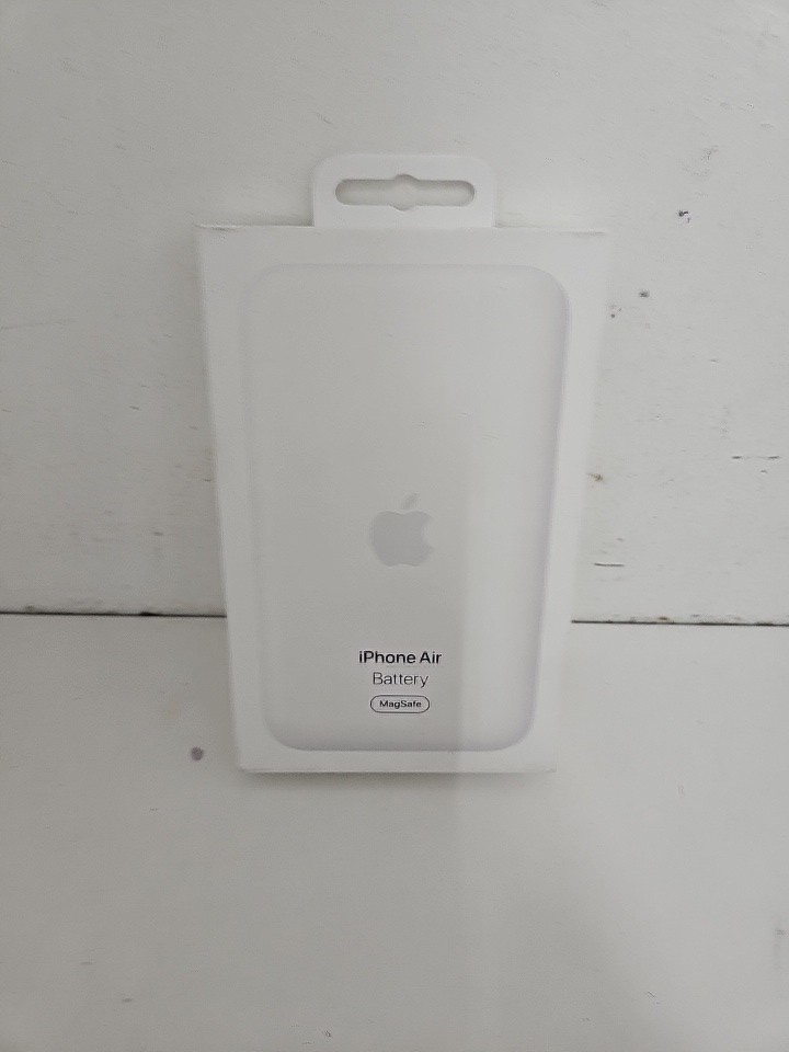 Apple iPhone Air MagSafe Battery Pack NEW/FACTORY SEALED