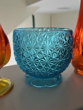 Vintage L.E. Smith Peacock Blue Glass Daisy & Button Scalloped Pedestal Votive