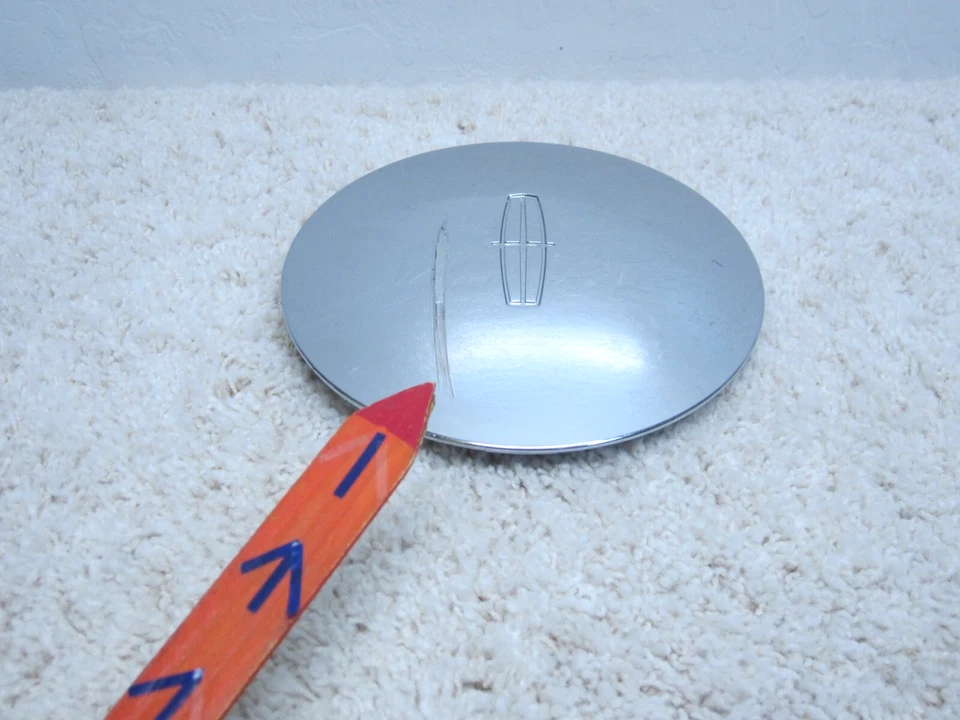 Lincoln Mark 8 1997 1998 OEM aleación cromo tapa central F7lc-1A096-BA #2B-1 Foto 2 de 3