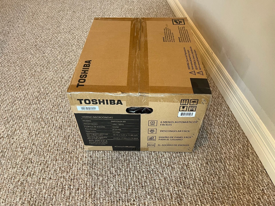 Horno Microondas Toshiba EM925A5A-BS 900W: Acero Inoxidable - Negro NUEVO EN CAJA Foto 3 de 4