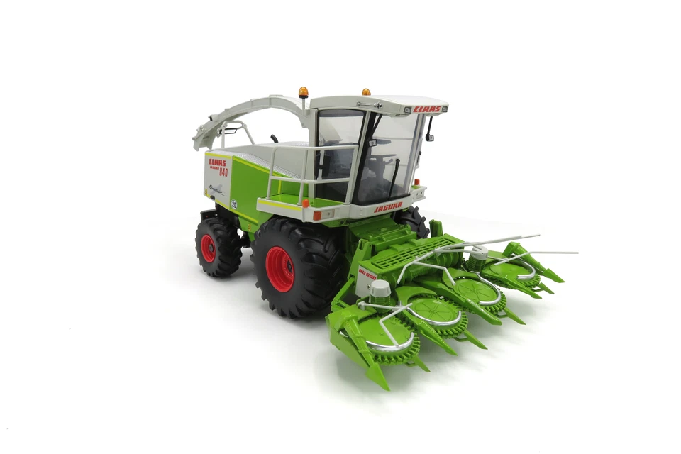 Universal Hobbies CLAAS Jaguar 840 Overdrive Edition RU 600 Header 1:32 Scale - Image 2 of 4