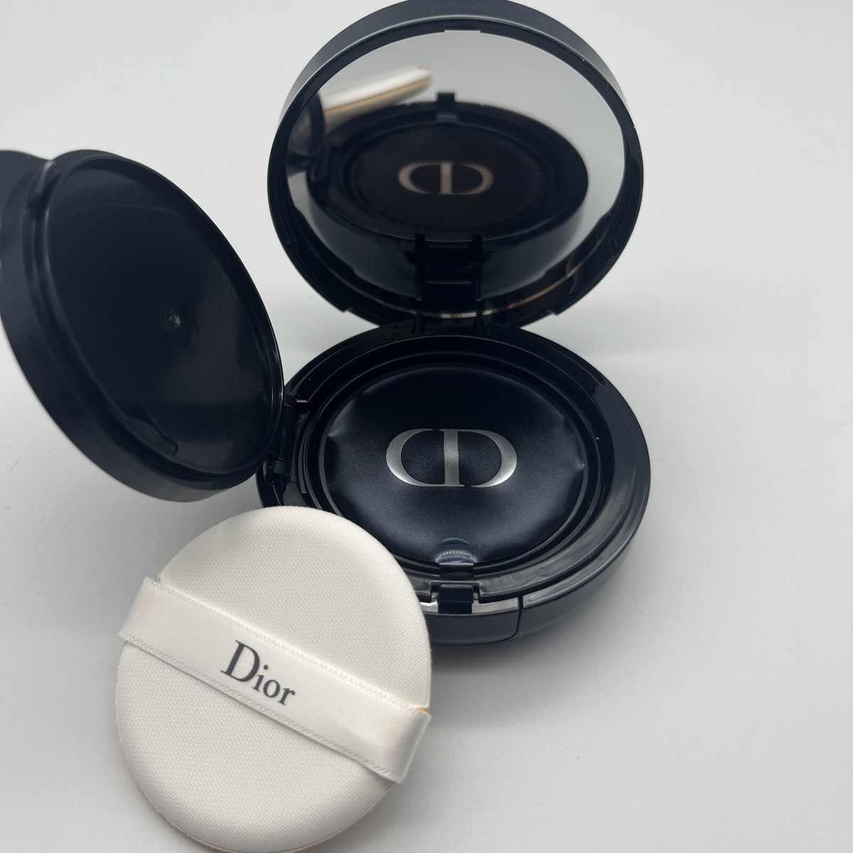 Dior PERFECT CUSHION Diorskin Forever #011 FOUNDATION 0.52 Dior PERFECT CUSHION Diorskin Forever #011 FOUNDATION 0.52
