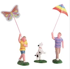 FREE LEMAX # 92726 FLYING KITES Set of 3 pieces Children & Dog Figurines - NIB