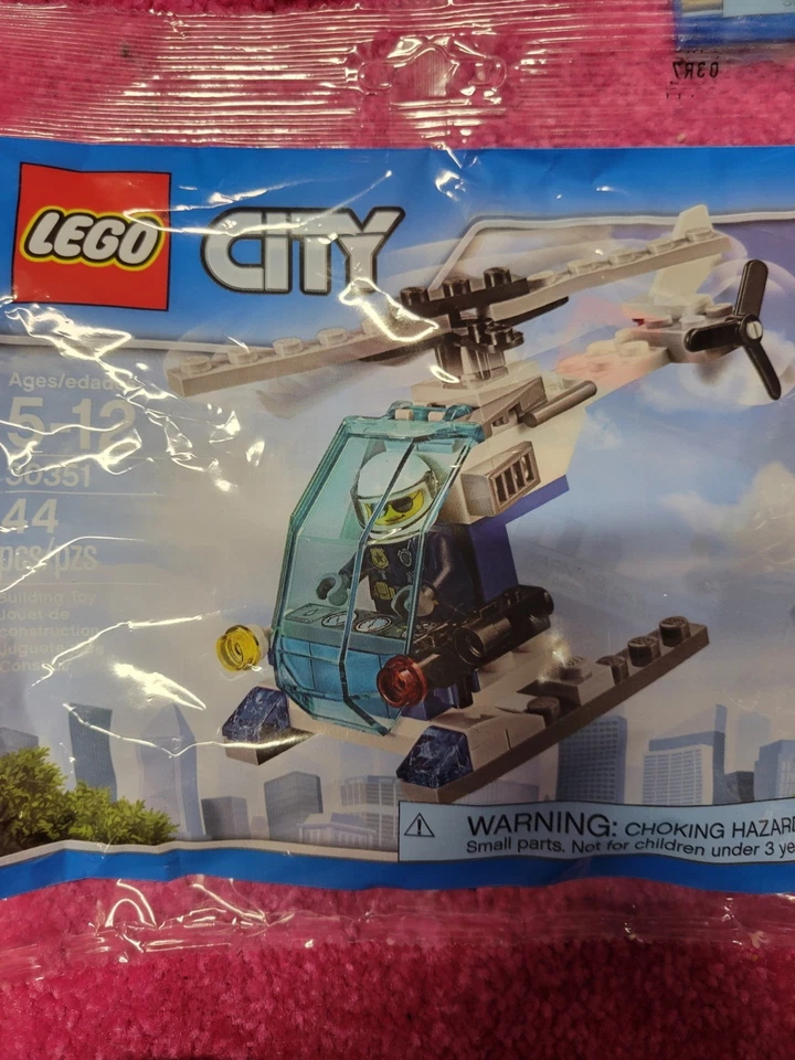 Lot of 10 Lego City Polybags including Lego City Arctic Scout (30310) All sealed - Image 4 of 4
