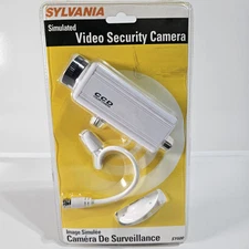DUMMY Sylvania SY600 Simulated Video Security Camera Indoor Outdoor NEW