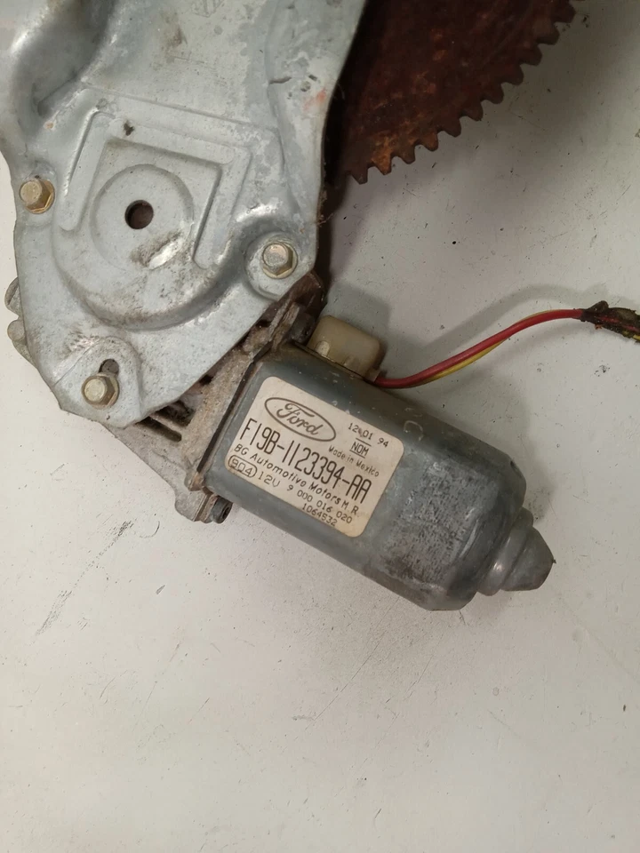90-97 REGULADOR VENTANA LADO DERECHO FORD AEROSTAR CON MOTOR OEM, F19B-1123394-AA Foto 2 de 4