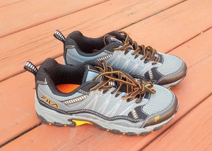 fila boys running shoes