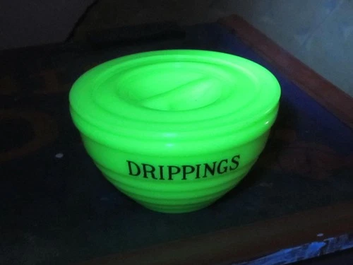 RARE VINTAGE JEANETTE JADEITE URANIUM GLASS BEEHIVE DRIPPINGS BOWL W/ LID