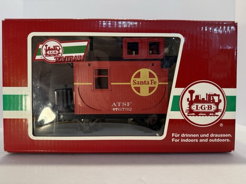 LGB ToyTrain 94465 Escala G ATSF Santa Fe Madera Estilo Caboose Rojo Nuevo en Caja | Zustand: New