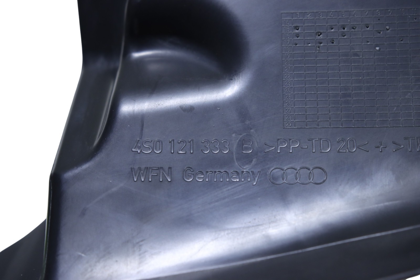 Audi R8 2017-2018 Front Left Air conveyor P/N 4S0121333B