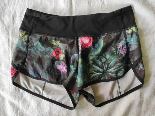 Lululemon size 4 Speed Short *4-way 